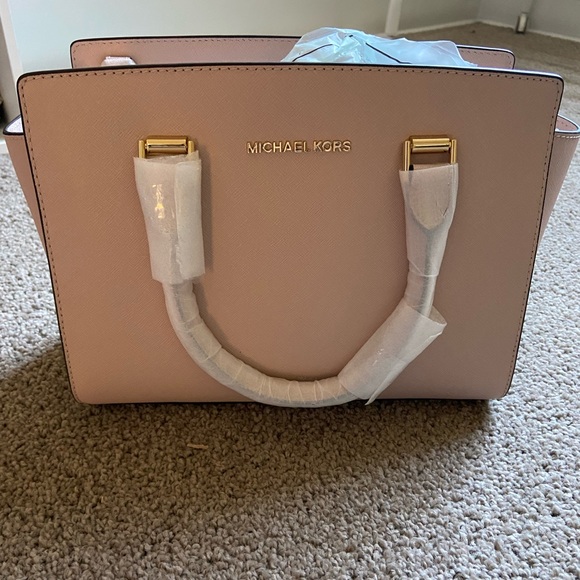 Michael Kors Handbags - Michael Kors Selma Mini Purse